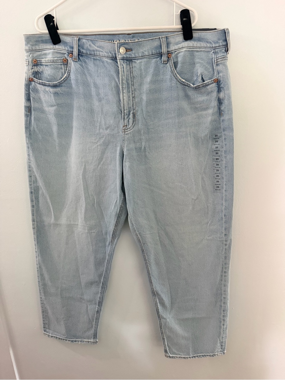 American Eagle Super High-Rise Straight Jeans Light Wash NWT Size 20